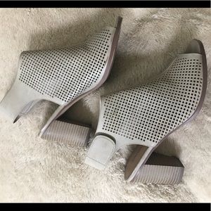 Tan/Nude Open toed Heels